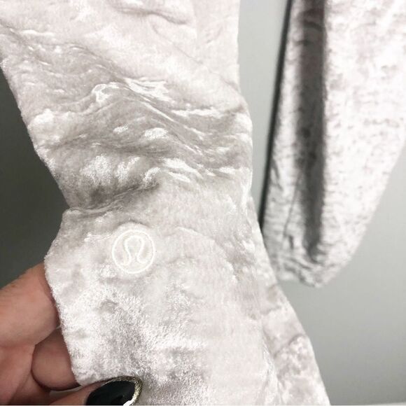 LULULEMON | Ready To Crush Chrome Velvet Joggers Drawstring Waist Women’s Size 6 - Picture 11 of 14